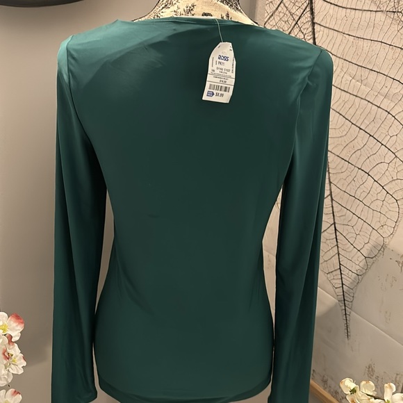 NWT top - Picture 3 of 7